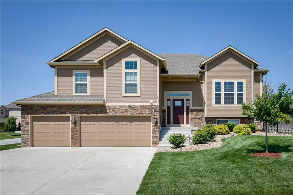 Lansing, KS 66043,1296 Summit CT