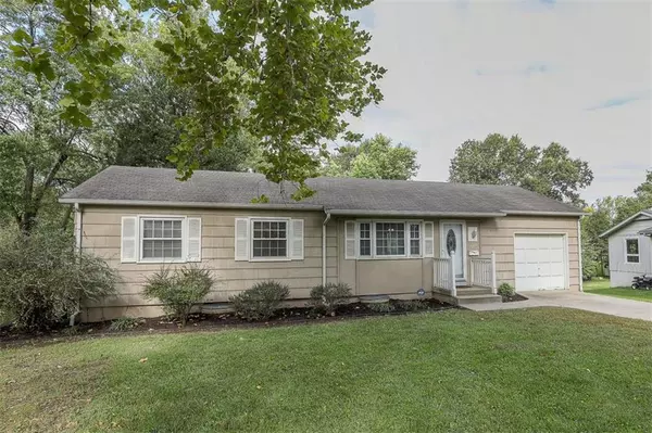 13006 PENNYCROSS RD, Lenexa, KS 66215