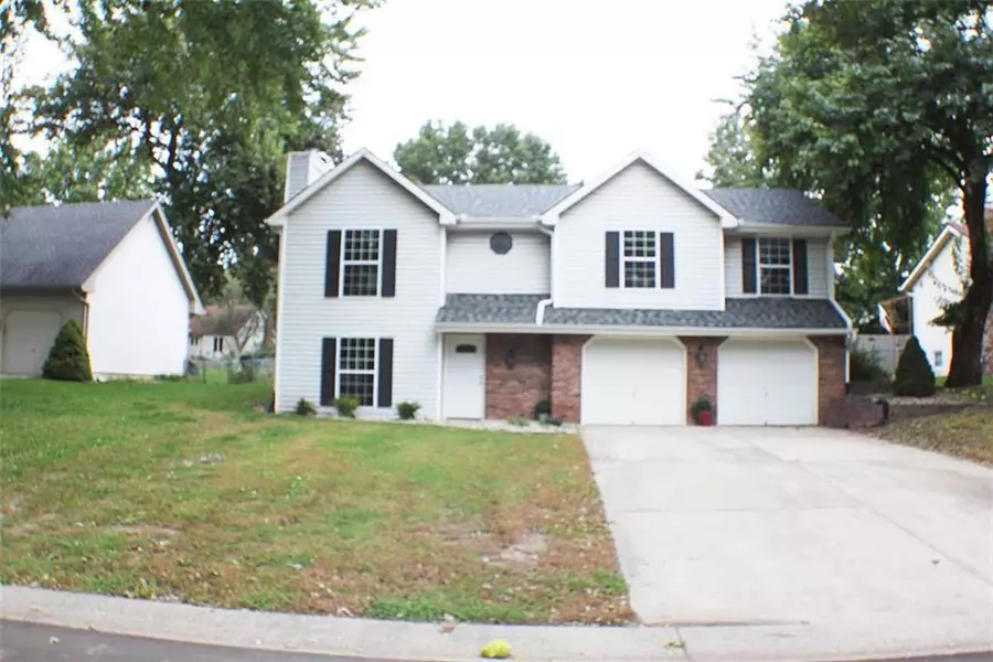 115 SE Williamsburg DR, Blue Springs, MO 64014