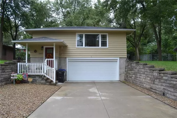 1307 SW 29th TER, Topeka, KS 66611