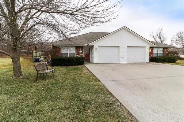 Grain Valley, MO 64029,312 SW Blue Branch CT