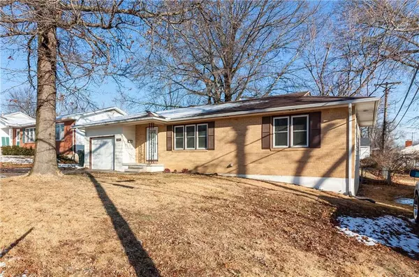 309 S Mitchell ST, Warrensburg, MO 64093