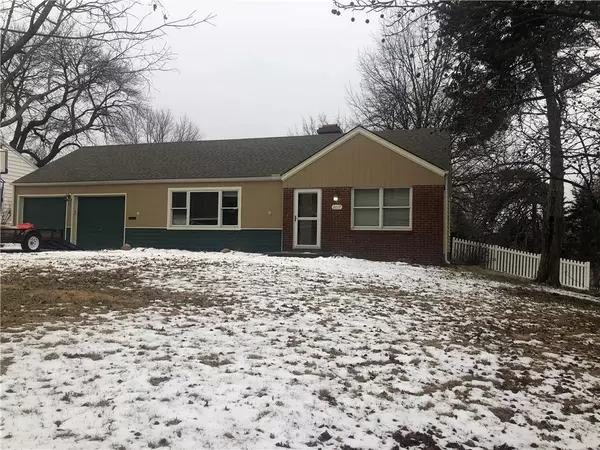 2617 W 75th TER, Prairie Village, KS 66208