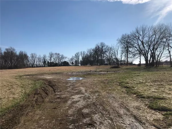 Nevada, MO 64772,12686 S 1475 RD