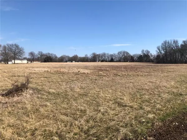 Nevada, MO 64772,12686 S 1475 RD