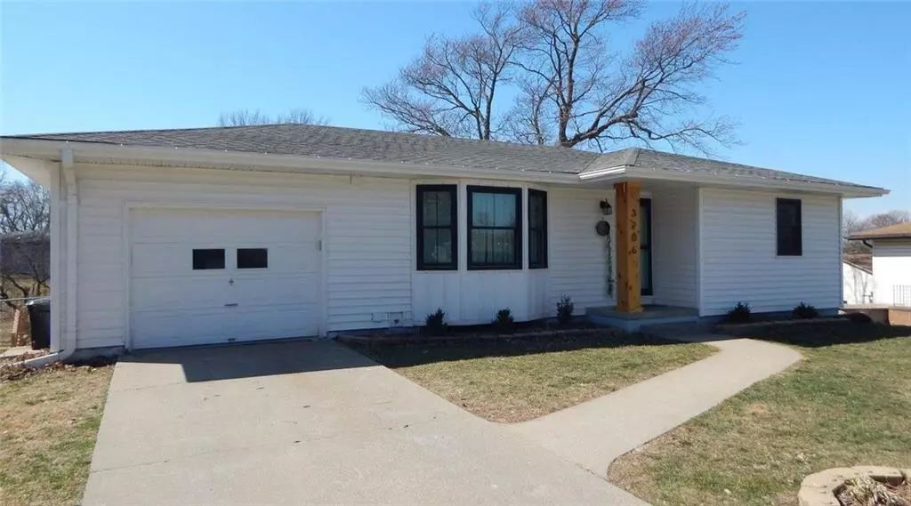 3206 Morningside DR, St Joseph, MO 64503