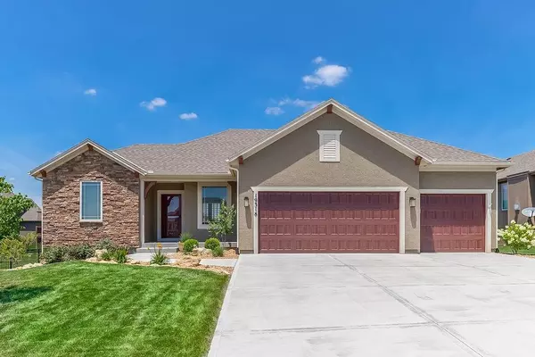 19318 W 200th TER, Spring Hill, KS 66083