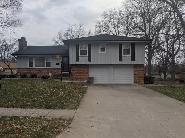 10609 E 79th TER, Raytown, MO 64138