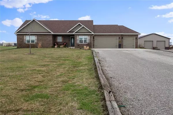 4556 Meadow LN, Wellsville, KS 66092