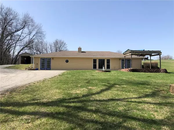 541 Lake Viking, Gallatin, MO 64640