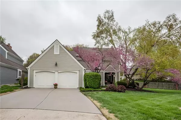 Leawood, KS 66209,12108 Overbrook CT