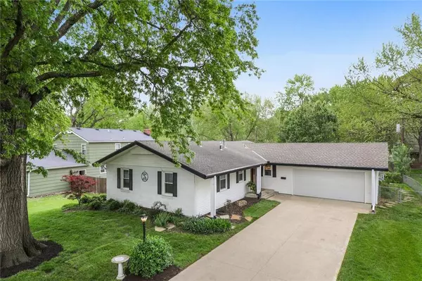 Overland Park, KS 66207,5718 W 98TH PL