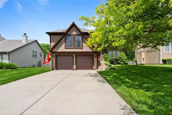 15428 W 149th TER, Olathe, KS 66062