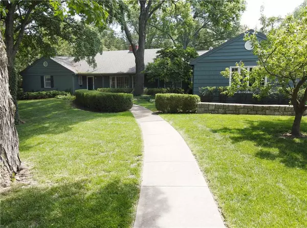 3817 65th, Mission Hills, KS 66208