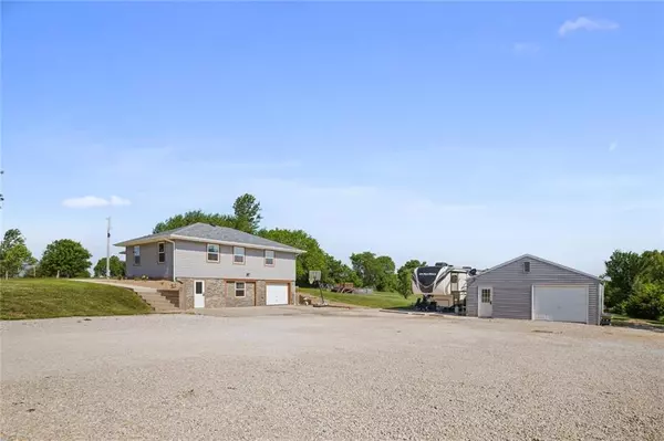 Mclouth, KS 66054,18624 118th ST