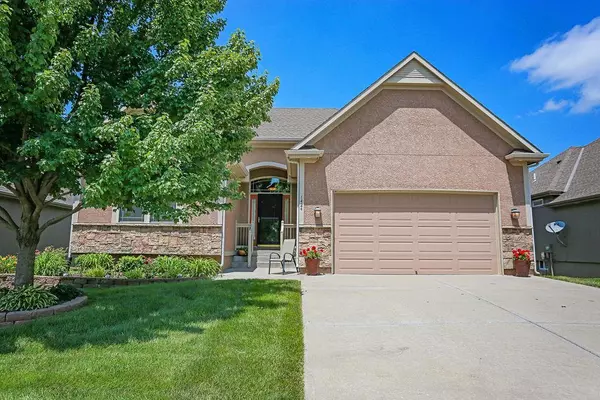 1424 Brompton LN, Raymore, MO 64083