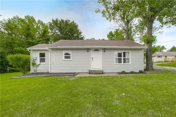 1703 72nd, Gladstone, MO 64118