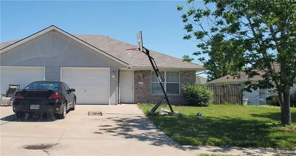 1408 SW Blue Branch DR, Grain Valley, MO 64029