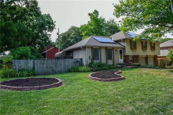 9826 James A Reed, Kansas City, MO 64134