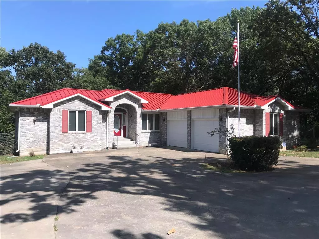 Nevada, MO 64772,18221 S 1441 RD