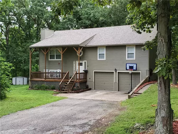 141 SE 611 RD, Warrensburg, MO 64093