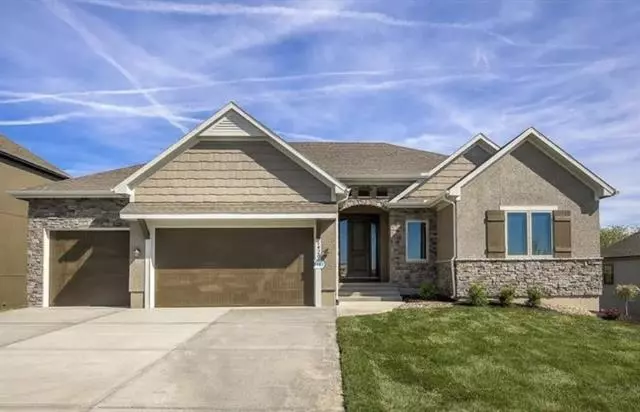 1114 Hillswick LN, Raymore, MO 64083