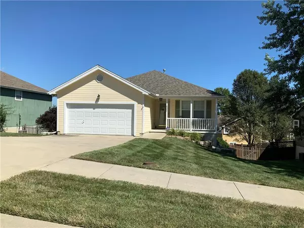 602 Pebble Beach, Lansing, KS 66043