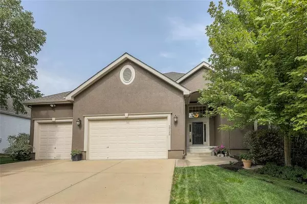 3712 157th, Overland Park, KS 66224