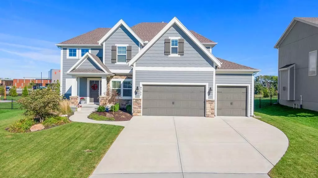 9753 Saddletop, Lenexa, KS 66227