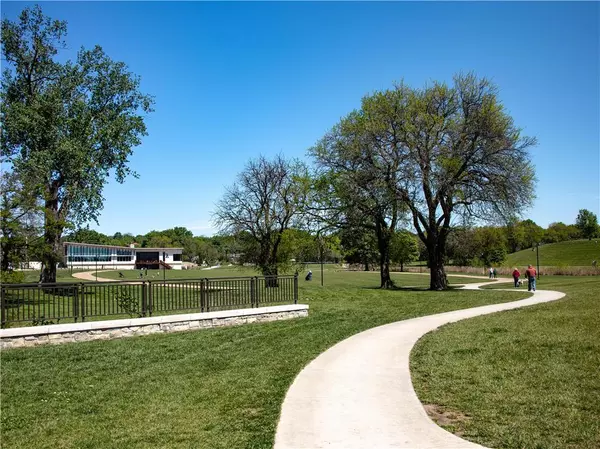 Prairie Village, KS 66207,9333 Linden Reserve DR