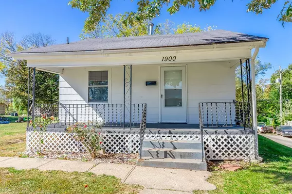 1900 Ewing, Kansas City, MO 64126