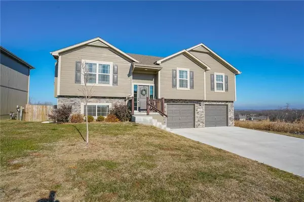 1250 Highview, Grain Valley, MO 64029