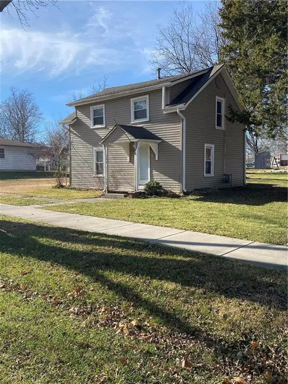 302 Maple, Wellsville, KS 66092