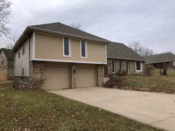 6510 Cottonwood, Shawnee, KS 66216