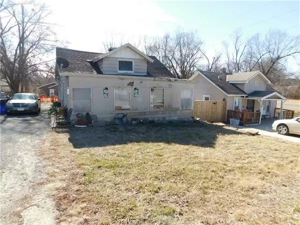 1111 83rd, Kansas City, MO 64131