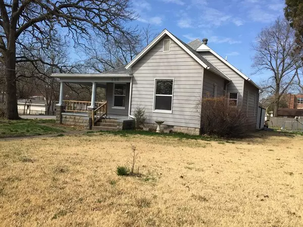 Nevada, MO 64772,326 S West