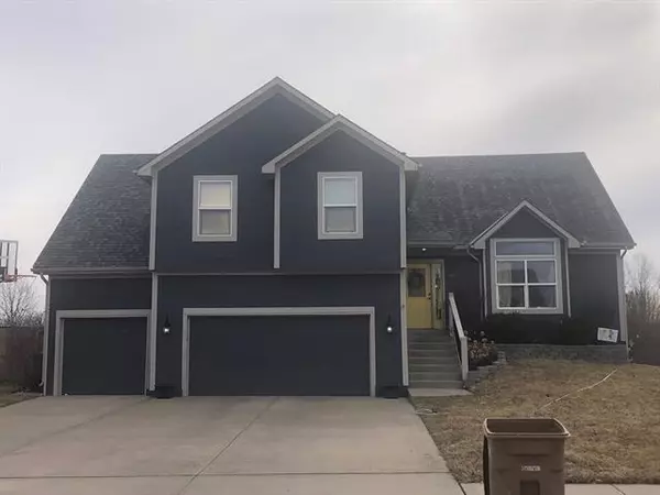 Raymore, MO 64083,403 EAGLE GLEN DR