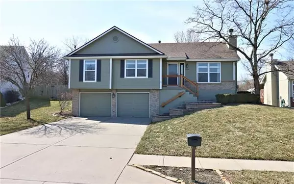 7004 Winchester, Kansas City, MO 64119