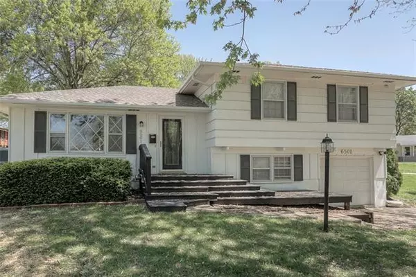 6501 Wayne, Gladstone, MO 64118