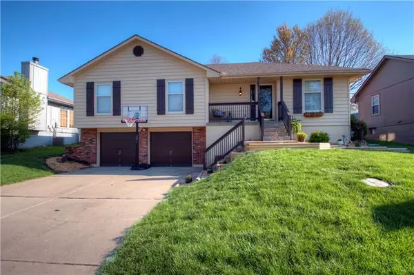 3708 Hidden Pointe, Blue Springs, MO 64015