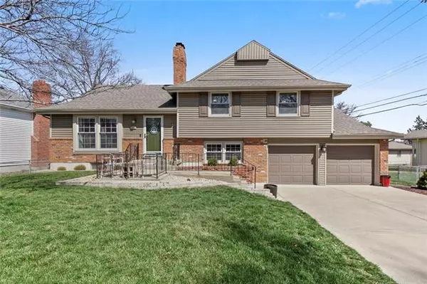 7508 97th, Overland Park, KS 66212