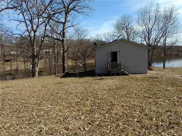 Lathrop, MO 64465,5811 SE Waukomis DR