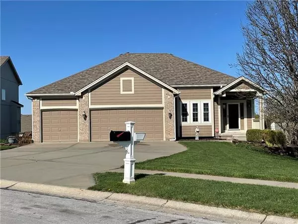 912 Crestridge, Kearney, MO 64060