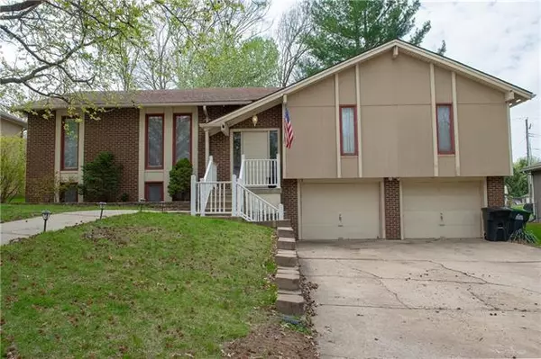 913 13th, Blue Springs, MO 64015