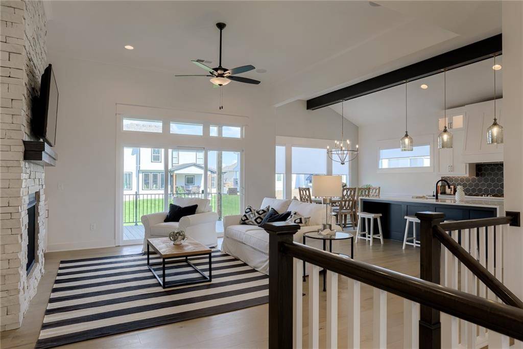 Lenexa, KS 66227,9172 Green RD
