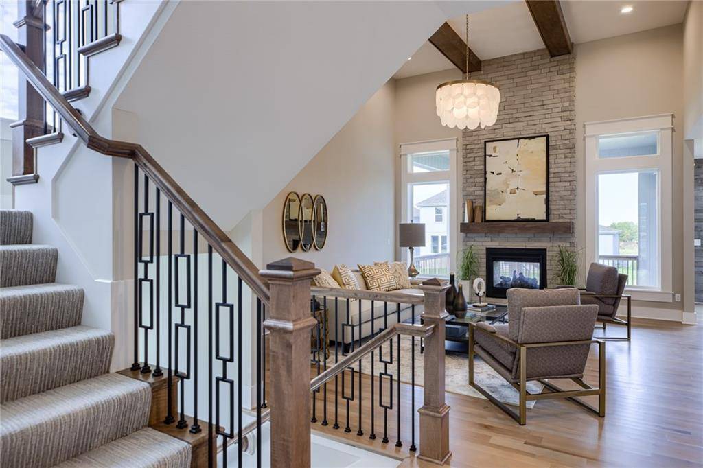 9184 Green RD, Lenexa, KS 66227