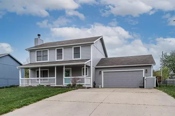 15577 Crestwood, Basehor, KS 66007