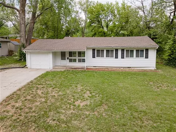 900 61st, Gladstone, MO 64118