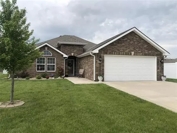 203 Lindsey, Grain Valley, MO 64029