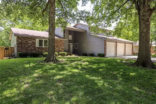 1504 25th, Blue Springs, MO 64015